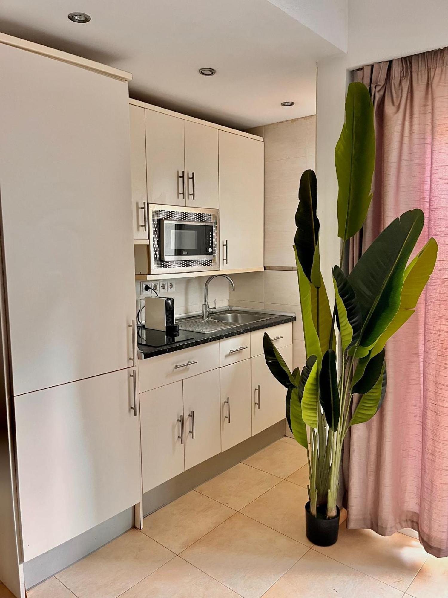 Pyr Private Hotel 4*
